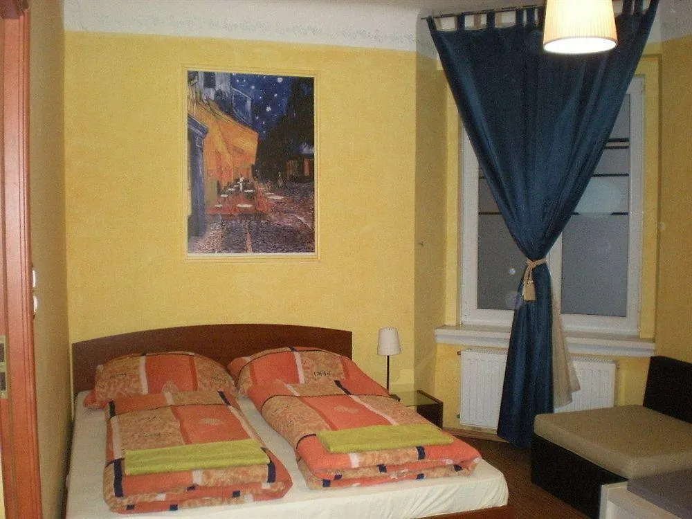 Elvis Guesthouse Budapest Guest house