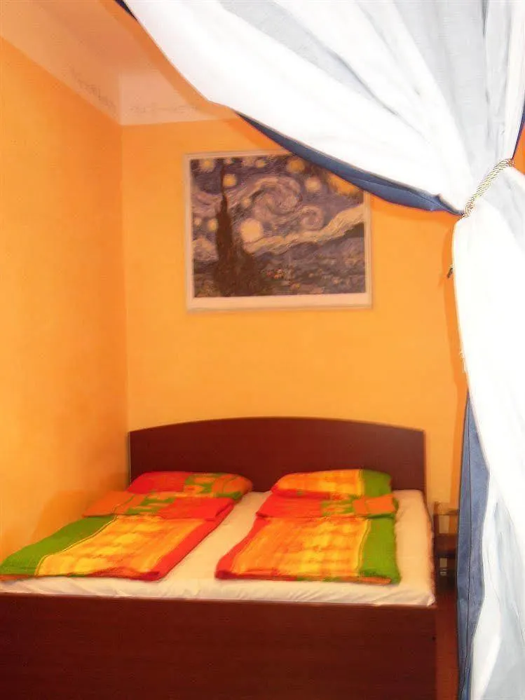 Elvis Guesthouse Budapest Guest house